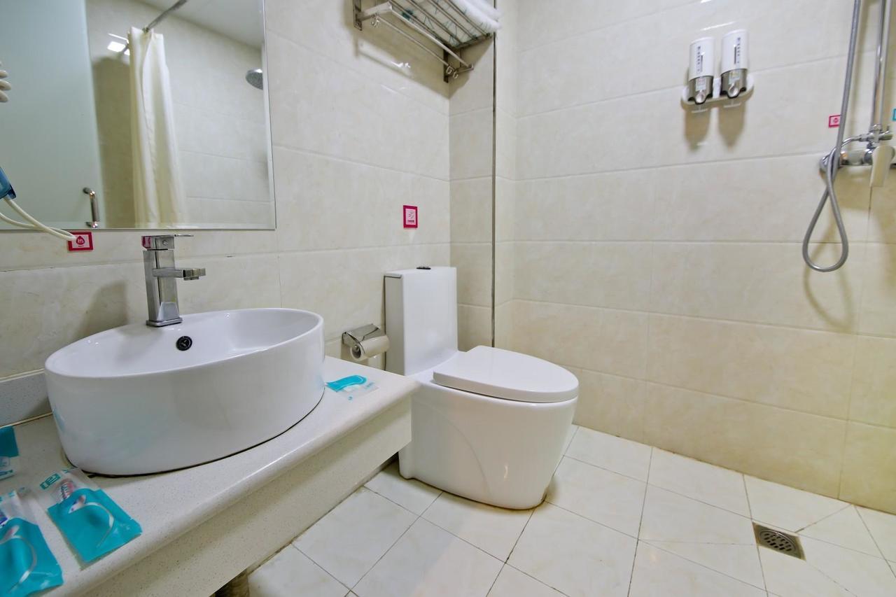 Pai Hotel Guiyang Fountain Modern Capital Екстер'єр фото