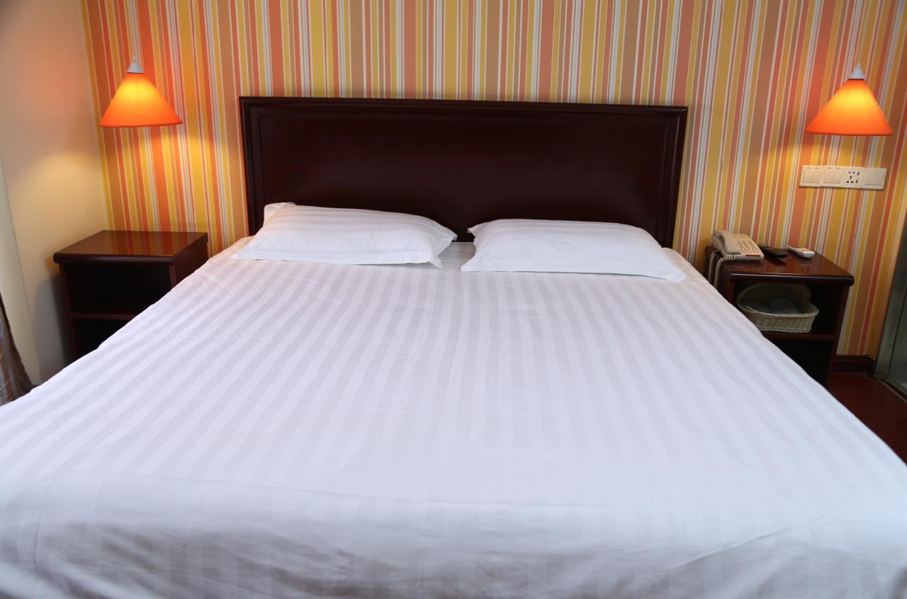 Pai Hotel Guiyang Fountain Modern Capital Екстер'єр фото